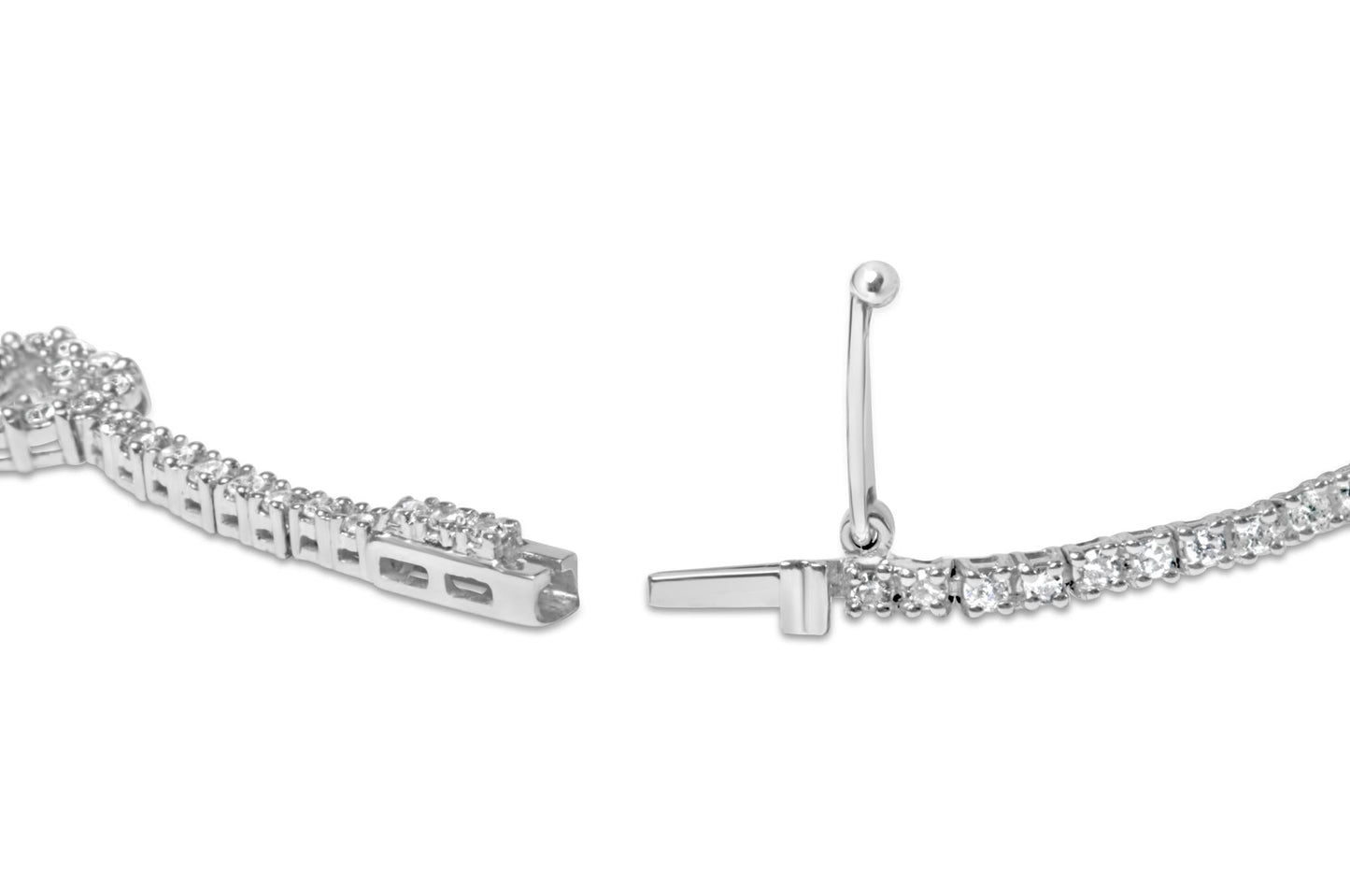 14K White Gold 1 1/2 Cttw Diamond Heart Station Strand Bracelet (H-I Color, I1-I2 Clarity) - 7.5 Inches