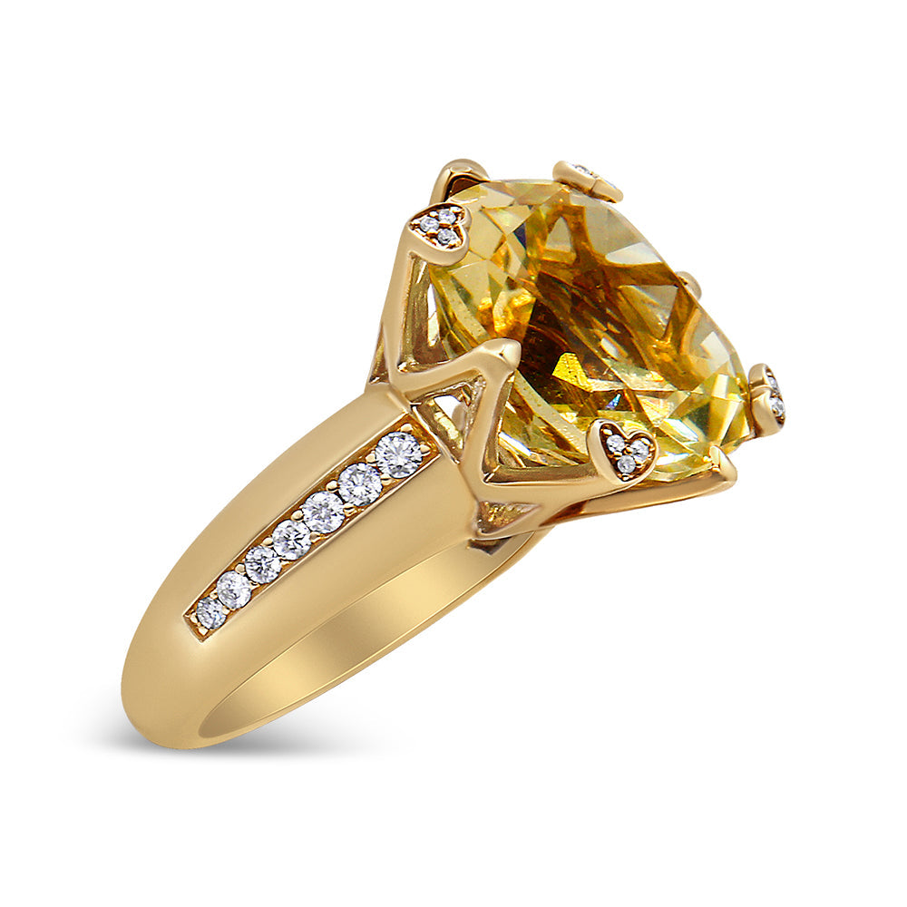 18K Yellow Gold 15x15mm Cushion Cut Lemon Quartz and 1/4 Cttw Diamond Accented Cocktail Ring (F-G Color, VS1-VS2 Clarity)