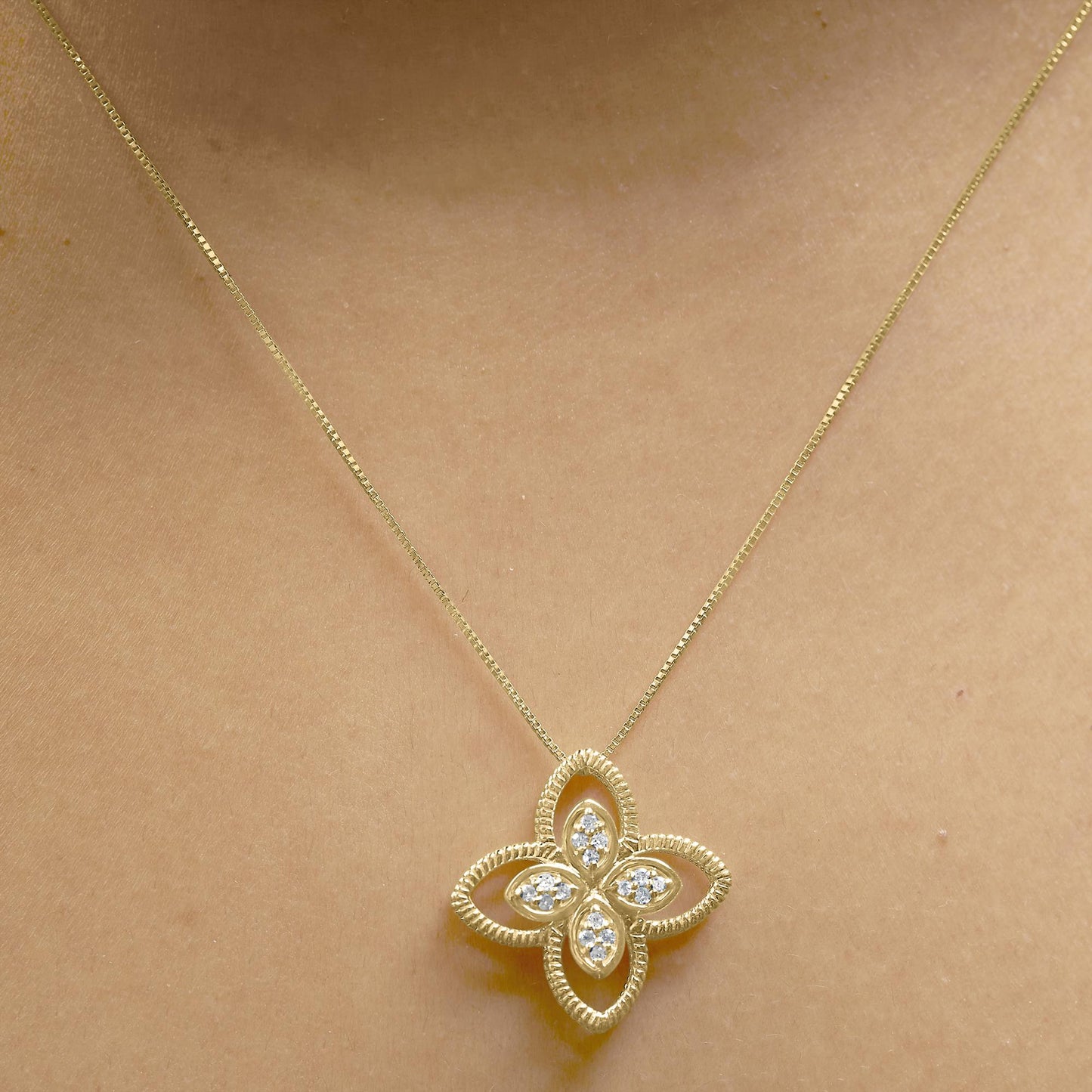 10K Yellow Gold 1/10 Cttw Diamond Floral Motif with Beaded Halo Pendant 18" Necklace (I-J Color, I1-I2 Clarity)