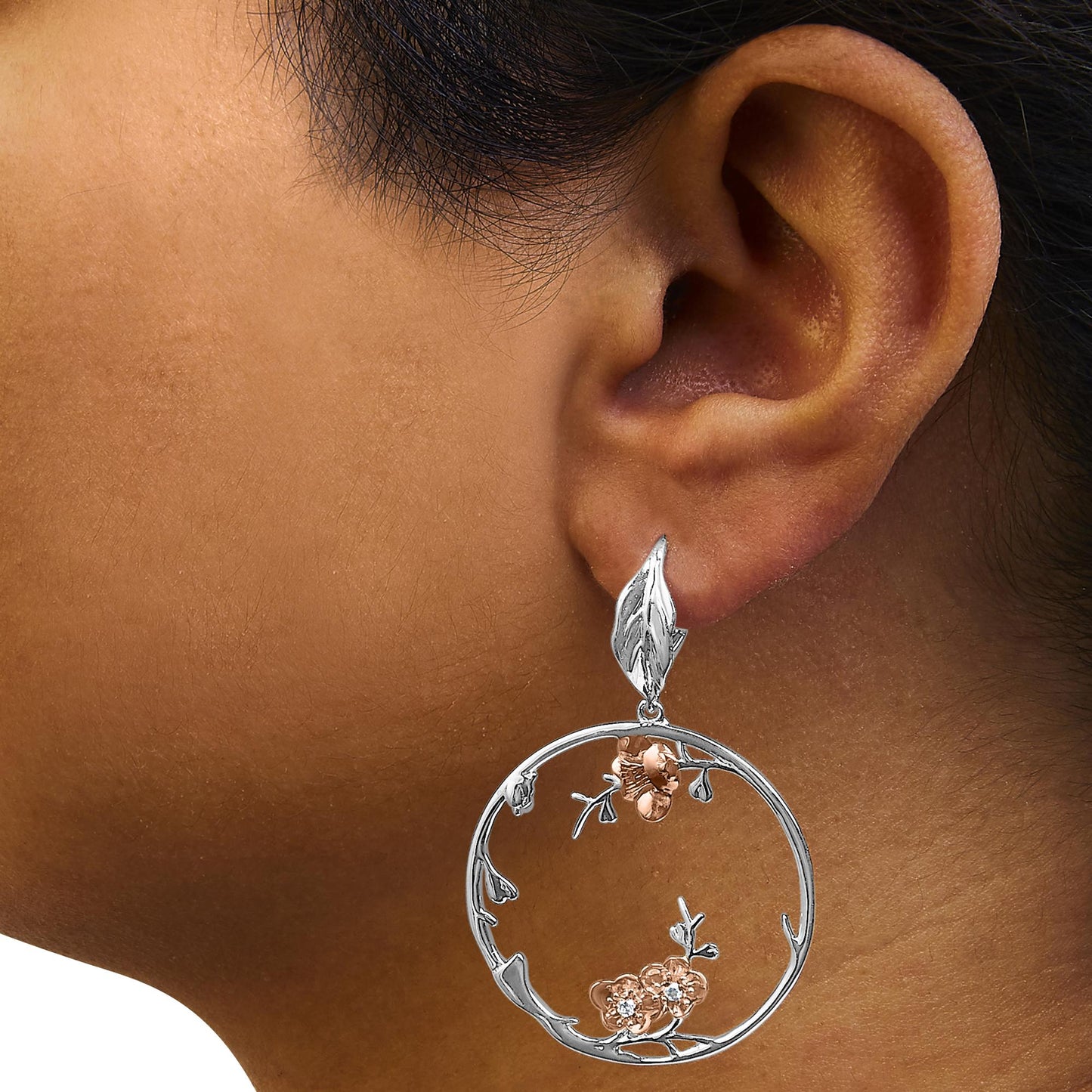 Rose Gold Plated .925 Sterling Silver 1/10 Cttw Diamond Floral Hoop Earrings (I-J Color, SI1-SI2 Clarity)